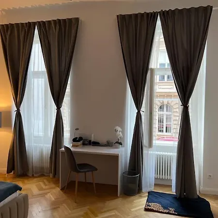 Beautiful At The Old Town Appartement