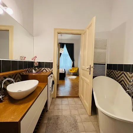 Apartment Beautiful At The Old Town Bratislava