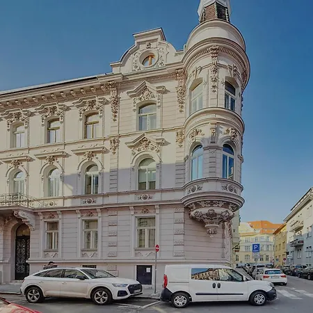 Appartement Beautiful At The Old Town *