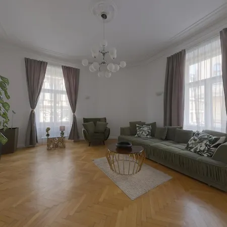 Apartment Beautiful At The Old Town Bratislava