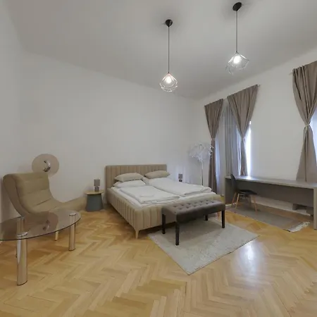 Beautiful At The Old Town Appartement