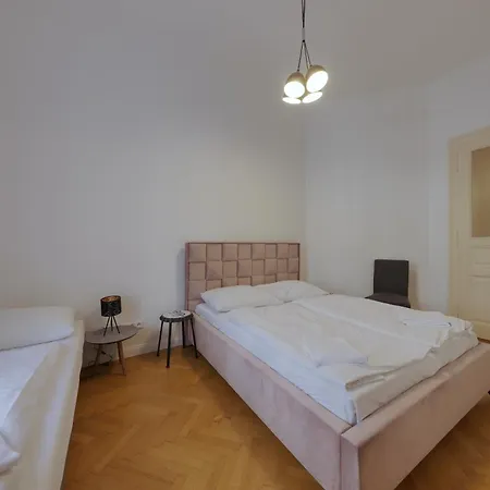 Beautiful At The Old Town Apartment *